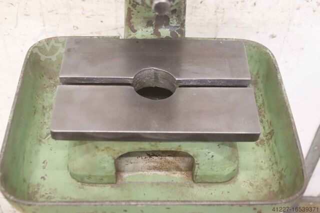 Ayak pedalı ile geçiş presi unbekannt 460/400/H1450 mm