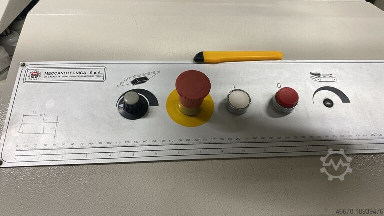 Symaskin med tråd Meccanotecnica Aster-Astronic 180/42