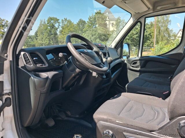 Fourgon tôlé IVECO Daily 35S14