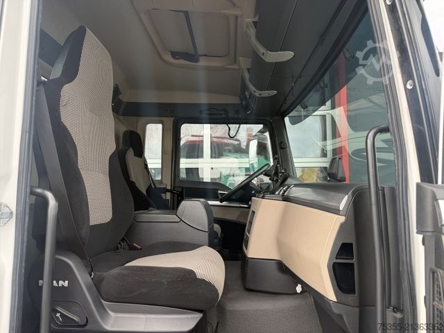 Kippers vrachtauto MAN TGS 26.500 6X2 Retarder NAVI AHK Meiller