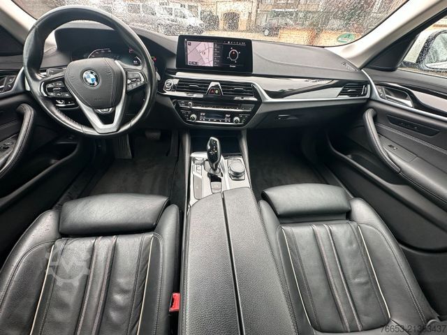 Minibus BMW 540d xDrive 235kw*PANO*Leder*Digi*LED*Standh*HUP