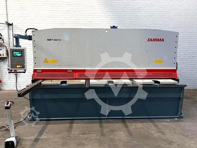 Guilhotina de chapa Durma SBT 3013, ano 2017 Durma SBT 3013