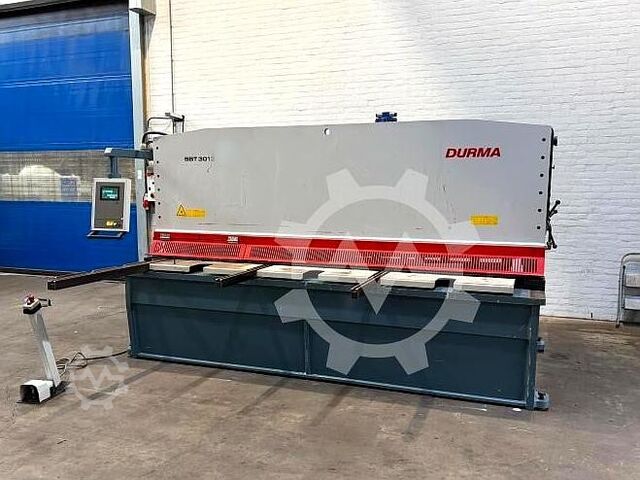 Guilhotina de chapa Durma SBT 3013, ano 2017 Durma SBT 3013