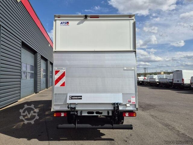 Wysoki i długi furgon Iveco Daily