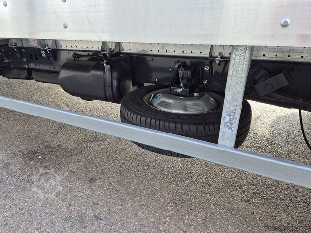 Wysoki i długi furgon Iveco Daily