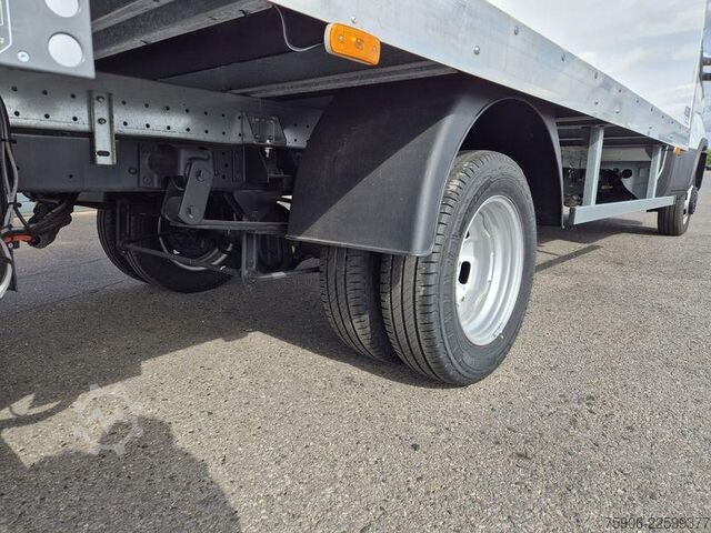 Wysoki i długi furgon Iveco Daily