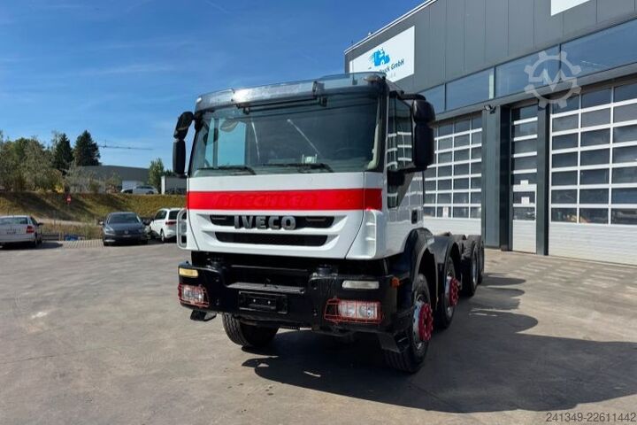 Šasija kamiona IVECO 410T45 Trakker 8x4