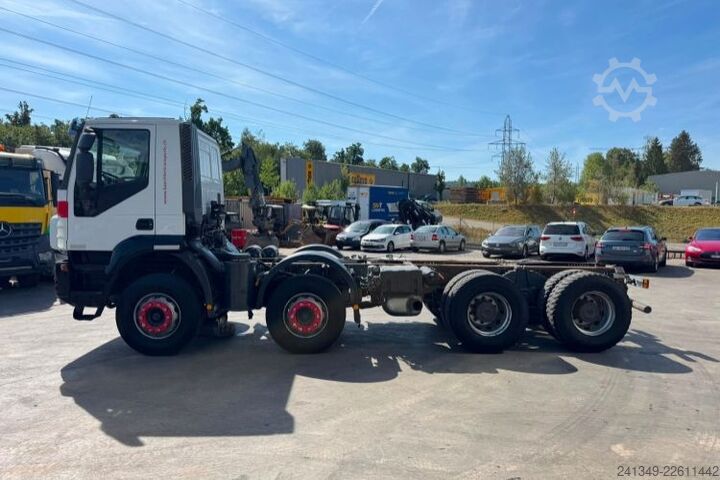 Šasija kamiona IVECO 410T45 Trakker 8x4