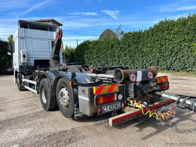 Φορτηγό γερανός roll-off DAF DAF XF530 SCARRABILE