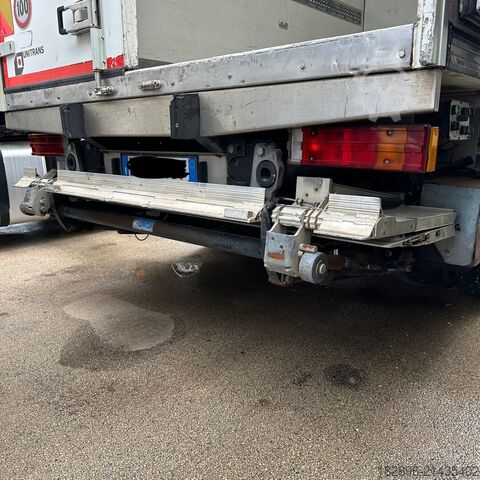 Skåpbil Mercedes-Benz Atego 818