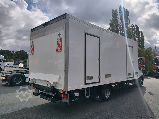 Kylskåpsbil Iveco Daily 70 C 21 HA 8/P Carrier Pulsor 400M