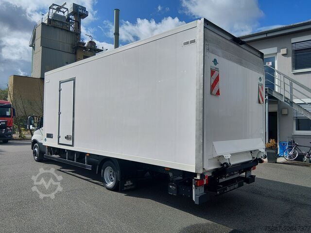 Kylskåpsbil Iveco Daily 70 C 21 HA 8/P Carrier Pulsor 400M