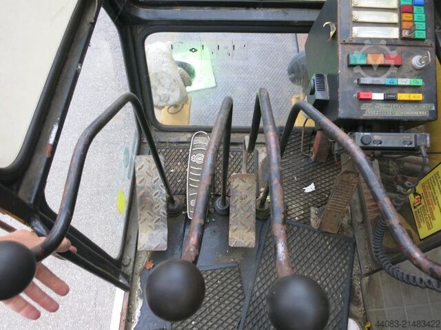 Teherautóra szerelt daru O&K TH 30