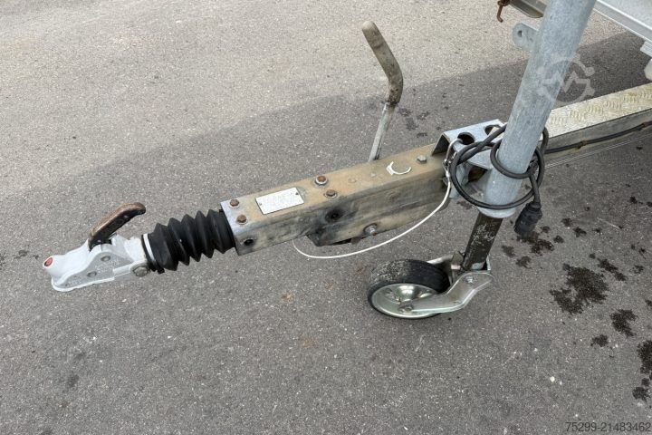 Anhänger mit Pritsche & Plane  TPB3500 Plane / Swiss-Vehicle