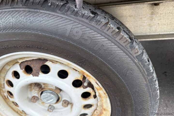 Anhänger mit Pritsche & Plane  TPB3500 Plane / Swiss-Vehicle