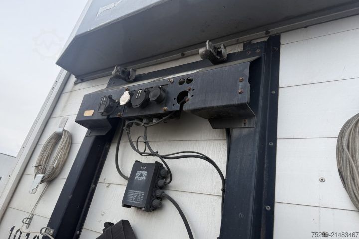 Auflieger mit Pritsche & Plane Schwarzmüller SPA 3/E Plane / Swiss-Vehicle