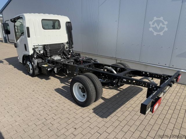 Mások ISUZU NMR-M29 9Gang-Autom. Fahrgestell NEUES MODELL