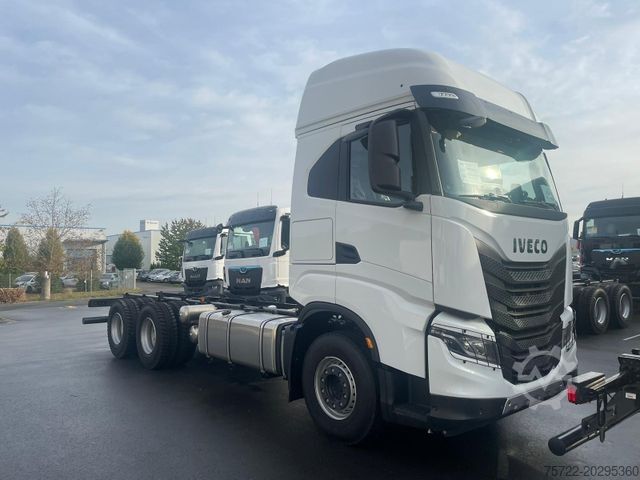 Vrachtwagenchassis IVECO X-WAY 570 BL Fahrgestell Holz Sofort Verfügbar