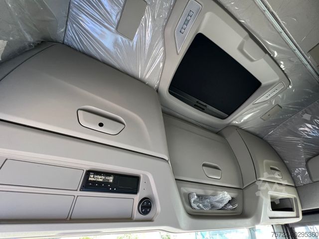 Vrachtwagenchassis IVECO X-WAY 570 BL Fahrgestell Holz Sofort Verfügbar