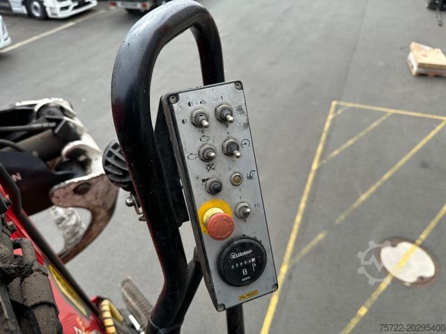 Tomruk kamyonu SCANIA R580 6x4 Kurzholz Epsilon M12Z