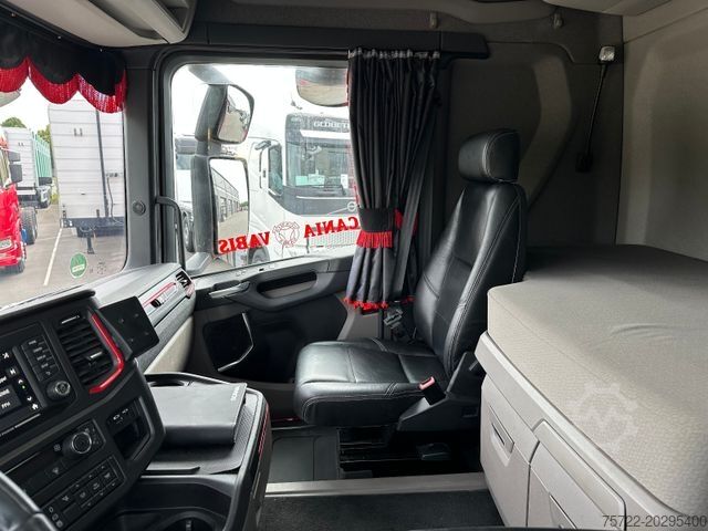 Tomruk kamyonu SCANIA R580 6x4 Kurzholz Epsilon M12Z