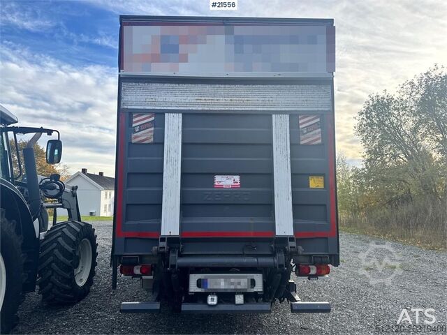 Resväska Mercedes-Benz Atego 1530 Box Truck w/ Full Side Opening. 185,000