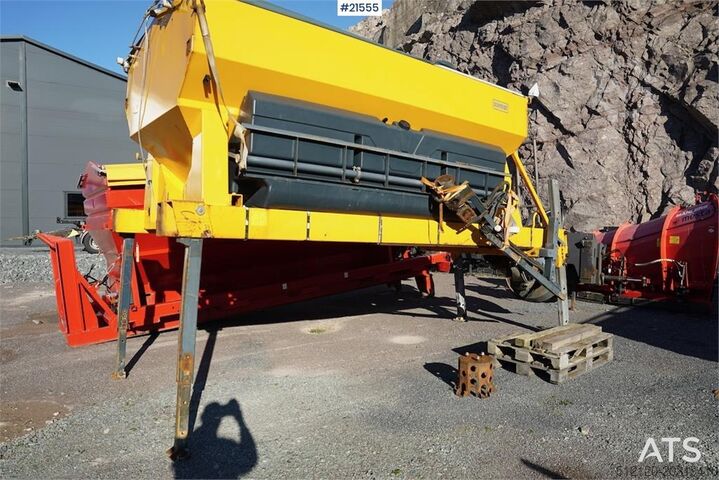 Schmidt Stratos B70-36 sand spreader with control panel Schmidt Stratos B70-36 sand spreader with control panel