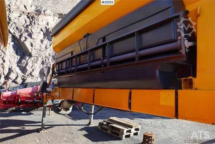 Schmidt Stratos B70-36 sand spreader with control panel Schmidt Stratos B70-36 sand spreader with control panel