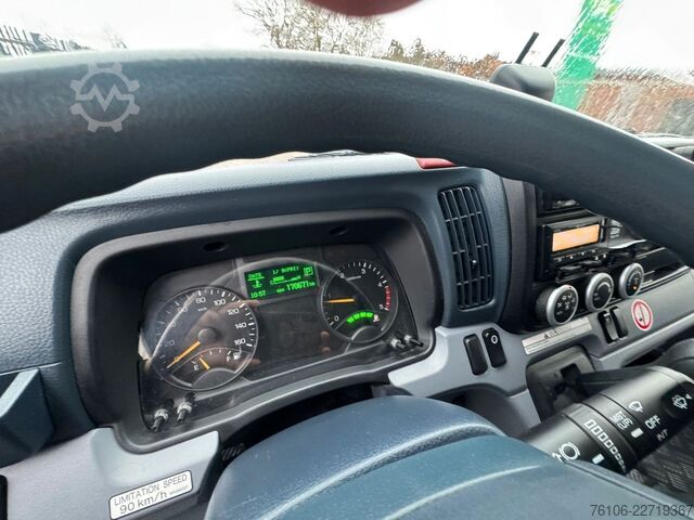 Furgão fechado FUSO Canter 7C18 Koffer mit Ladebordwand *Klima*
