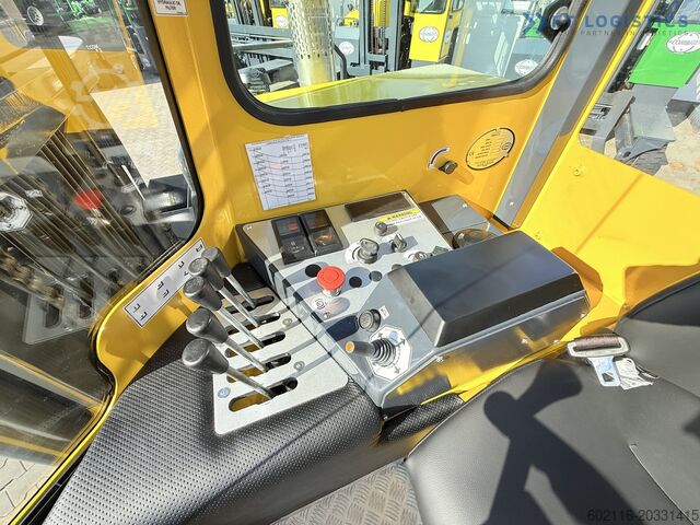 Wózek widłowy czterokierunkowy Combilift C5000XL GAS TRIPLEX 6000 EXTENDABLE FORK