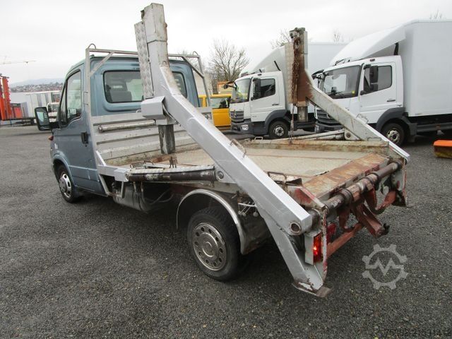 Fourgon benne basculante IVECO Daily 35C13  *Teleskop Absetzkipper+AHK+3-Sitze*