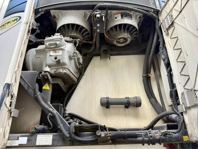 Transport refrigerat/congelat Pacton Carrier Vector 1850/3 x Achsen PBW/Lenk + Lifta...