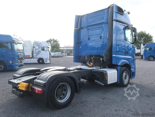 Standart çekici ünitesi Mercedes-Benz 1851 LS Actros Gigaspace Retarder Standklima PTO