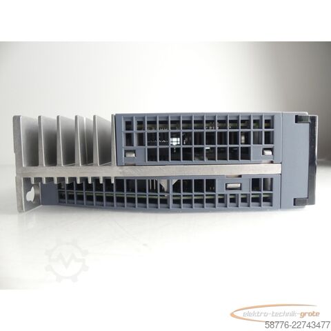 Komponent Siemens Sinamics S210 6SL3210-5HB10-4UF0 Umrichter SN:ZVM4XVM009140 0,4kW 240V~-ungebr.-