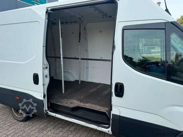 Skåpbil IVECO Daily 35S14 Hi-Matic Kastenwagen *Klima*Tempomat