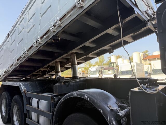 Camion-benne tricar Mercedes-Benz Actros 4151K Kipper 20cbm 8x4 Euro4