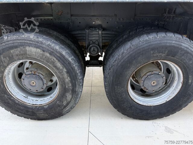 Camion-benne tricar Mercedes-Benz Actros 4151K Kipper 20cbm 8x4 Euro4