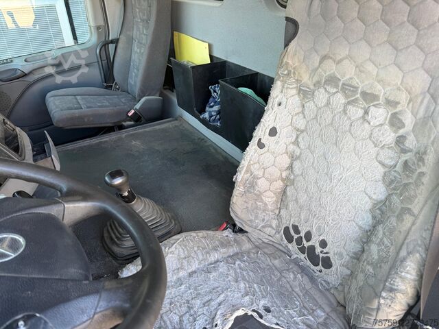 Camion-benne tricar Mercedes-Benz Actros 4151K Kipper 20cbm 8x4 Euro4