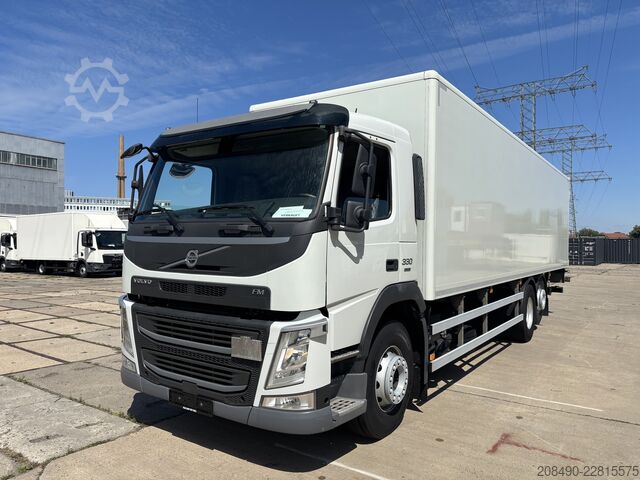 Camion équipé d'une caisse carrossée pour boissons Volvo FM 330 6x2 , Lift-Lenkachse, 2 t LBW
