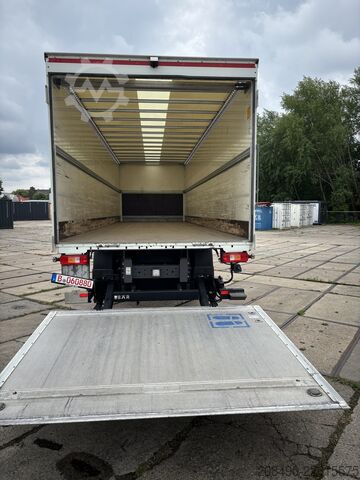 Camion équipé d'une caisse carrossée pour boissons Volvo FM 330 6x2 , Lift-Lenkachse, 2 t LBW
