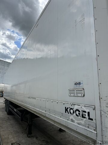 Semirimorchio cassonato Kögel AWK240