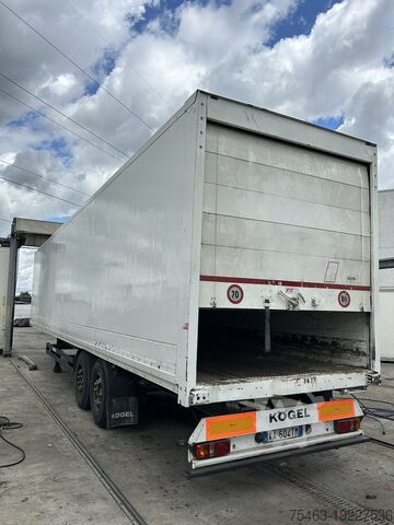 Semirimorchio cassonato Kögel AWK240