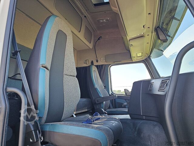 Standaard trekker VOLVO FM 450 450 Skirts Airco