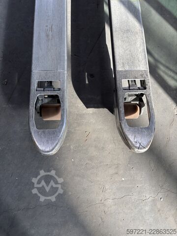 Electric Pallet Trucks Still EXH-SF20