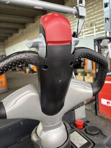 Electric Pallet Trucks Still EXH-SF20