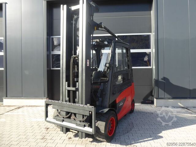 Stivuitor electric cu 4 roți Linde E50HL-01/600