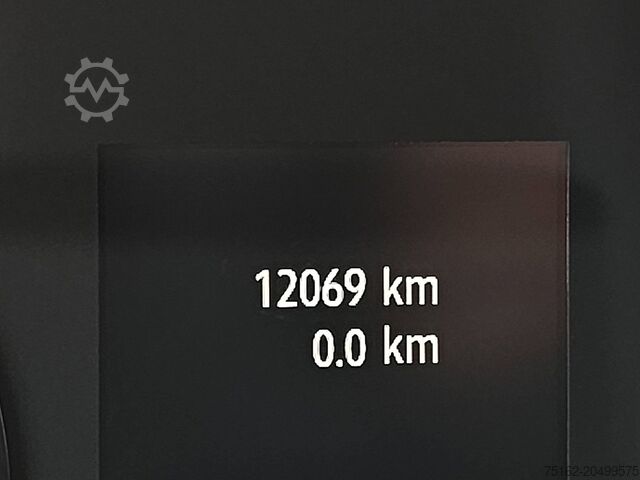 High-roof van RENAULT MASTER 2.3 L2H2 3-Zits CarPlay!