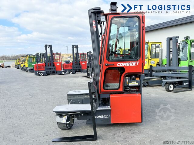 Négyirányú targoncát Combilift C3000ET TRIPLEX 5940 WIDE FORK POSITIONE