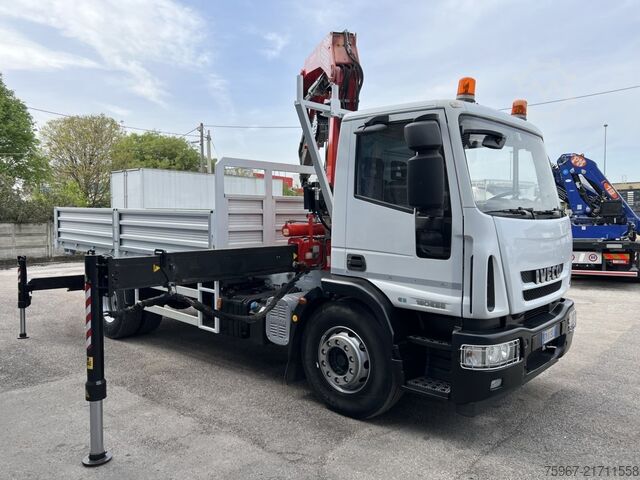 Sabit kasalı ve vinçli kamyon Iveco Eurocargo 180e28