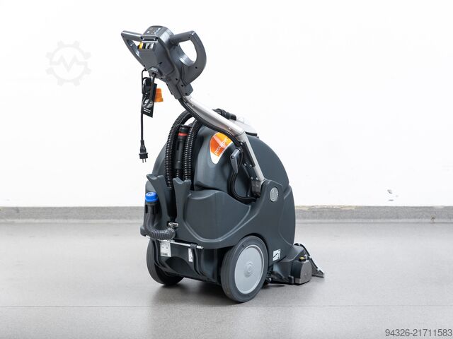 Taski Procarpet 45 mašina za čišćenje tepiha Taski Procarpet 45 Carpet Cleaner NEW!